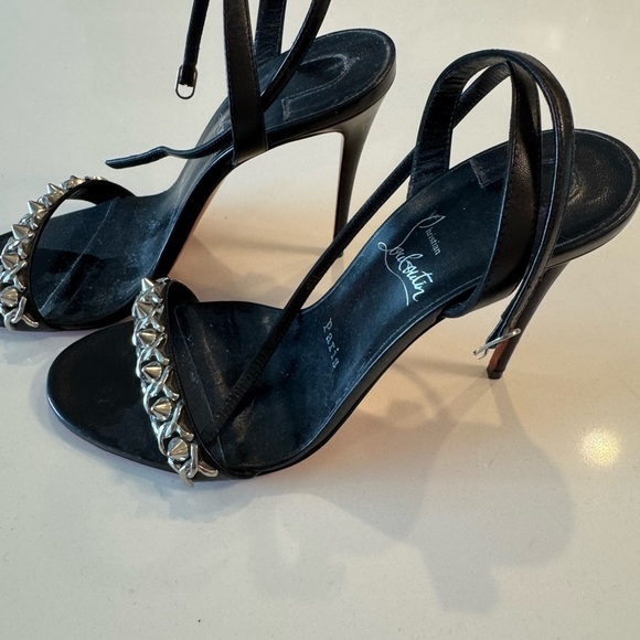 CHRISTIAN LOUBOUTIN
Nappa Spike Loubigirl Chain
100 Sandals 38.5 - Picture 7 of 13